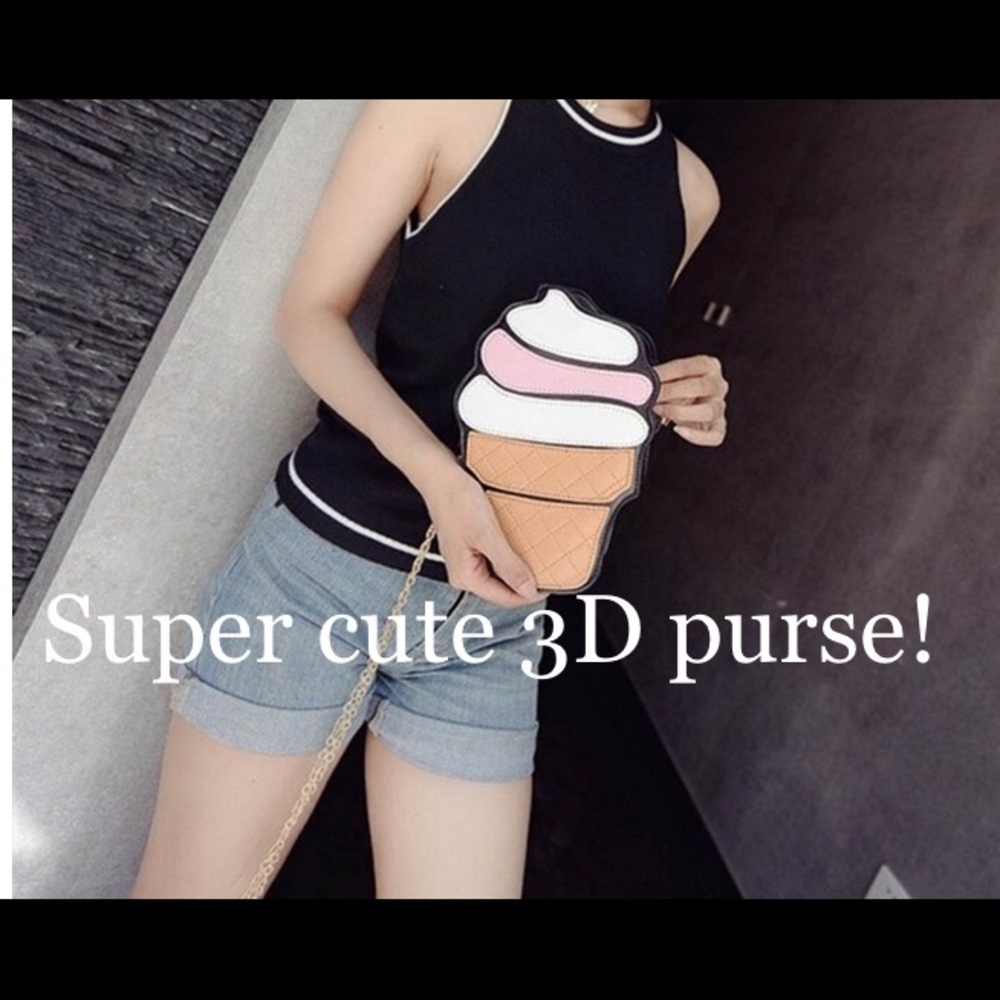 Super cute 3D purse!
